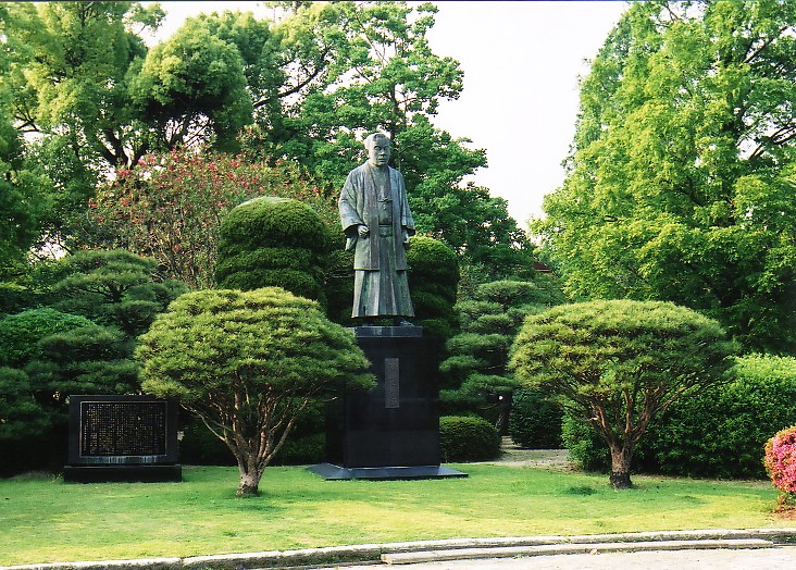 江藤新平銅像