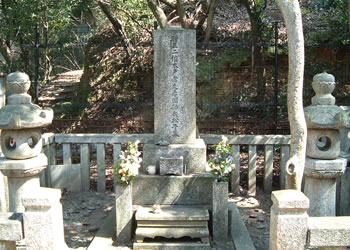 木戸孝允の妻、松子墓