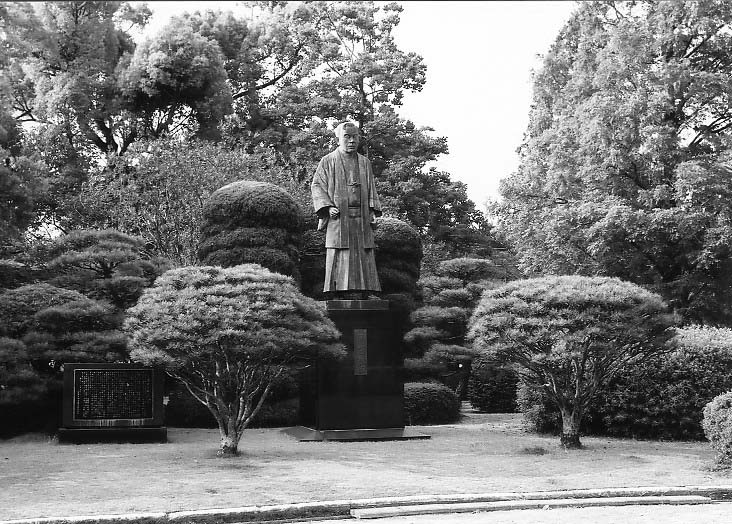 江藤新平銅像