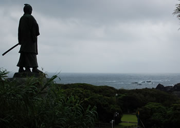 中岡慎太郎像　室戸岬