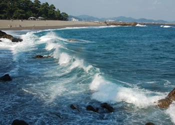 坂本龍馬 桂浜 太平洋の荒波