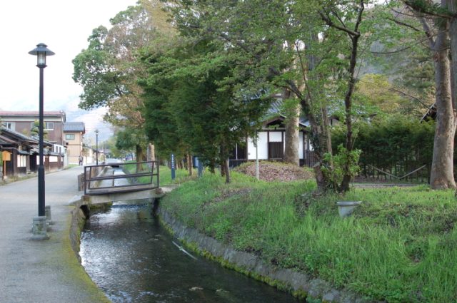 松代象山神社側